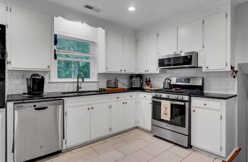 Hanahan Apartment | Enjoyable 2-bedroom apartment with AC in charming Hanahan