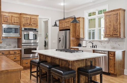Terrell House | Entertainers Dream! Private Pool, Spa, Pool Table, Shuffleboard, Arcade, Firepit, Tiki Bar!