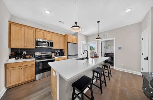 Kings Mountain House | Escape at this New Build with 3 Bedrooms King Bed at Kings Mountain Near Casino