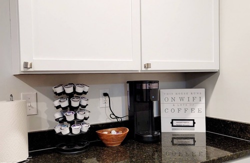 Hanahan Apartment | Exceptional Studio in CHS! Quiet Cozy with Onsite Parking/Washer/Dryer & HS Wifi