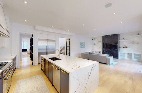 North York House | Executive Home in Toronto [4 bedrooms4 Bath]