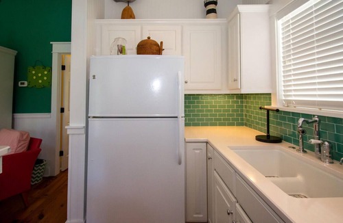 Saint Helena Island Cottage | Experience the Ultimate Beach/Golf Getaway at Firefly Shack - Charming Cottage