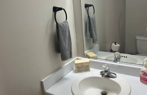 Hickory Apartment | Extended Stay NEvHickory 2 Bed, 1.5 Bath, Workspace, Washer Dryer, Easy Commute