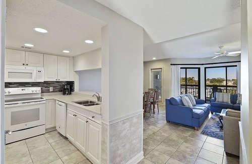 Shelter Cove Condo | Fabulous Water & Shelter Cove Harbour Views