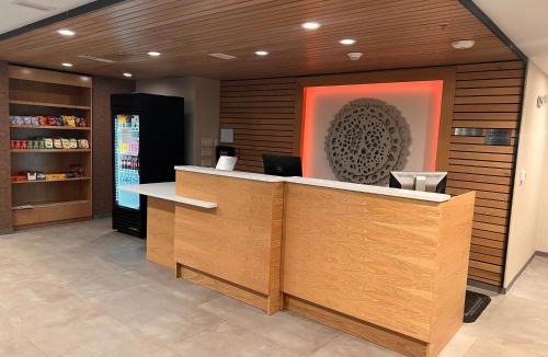 Downtown Charleston Hotel | Fairfield by Marriott Inn & Suites Charleston Downtown