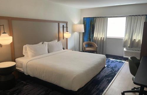 Downtown Charleston Hotel | Fairfield by Marriott Inn & Suites Charleston Downtown