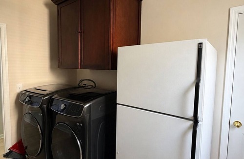 Charleston House | Family and Pet-Friendly Retreat, 5BR Near Middleton, Magnolia, Pool & Park