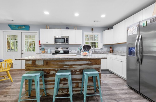 Beaufort House | Family-Friendly Cottage Stay-Near Parris Island