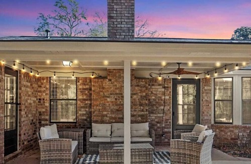 Savannah House | Family-Friendly Home w/Hot Tub Near Beach