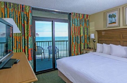 Myrtle Beach Hotel | Family-Friendly Oceanfront Haven Close To Pier Shops & Arcades | 3 Units