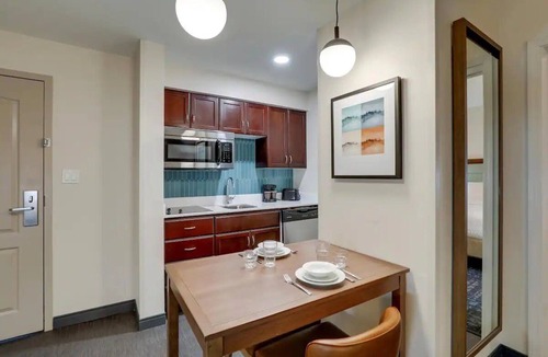 Mount Pleasant Hotel | Family-Friendly 1BR Suite Near Local Beaches, w/Free Parking & Breakfast