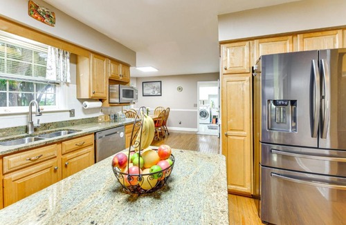 Beaufort House | Family Retreat in Beaufort: 3 Mi to Historic Dtwn