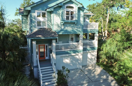 Saint Helena Island House | Feeling FrippSea - Marsh Views - 4 Bedroom - 2 Golf Carts