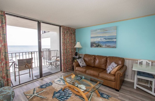 Garden City Condo | FEELS LIKE HOME IN THIS GORGEOUS 2 BEDROOM OCEANFRONT CONDO