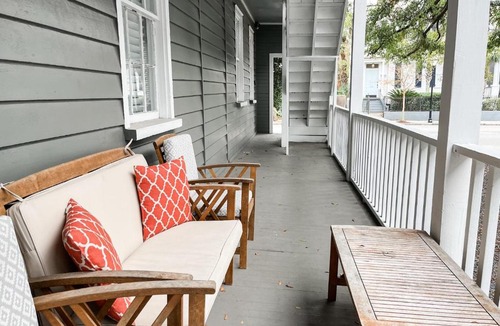 Cannonborough Elliotborough House | First Floor 3BD/2BA Condo 6 Blocks From King St