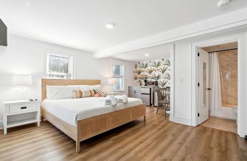 Folly Beach Hotel | Folliday Inn - The Falls Flyer - Room 14
