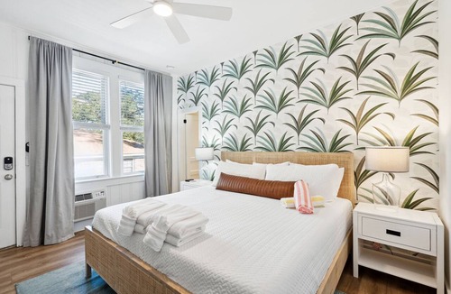 Folly Beach Hotel | Folliday Inn - The Racer - Room 35