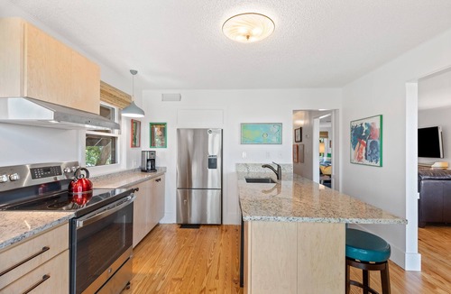 Folly Beach Cottage | Folly Vacation Vintage Cottage with Private Dock Pet Friendly