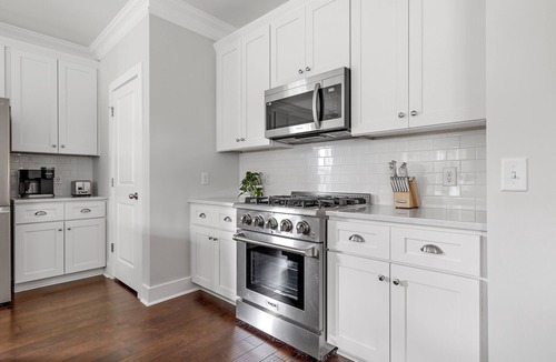 North Charleston House | Four King Beds, Firepit, Grill in Park Circle!