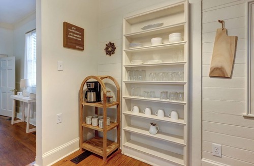 Beach Institute House | FREE PARKING at this historical home in the heart of downtown & outdoor patio.