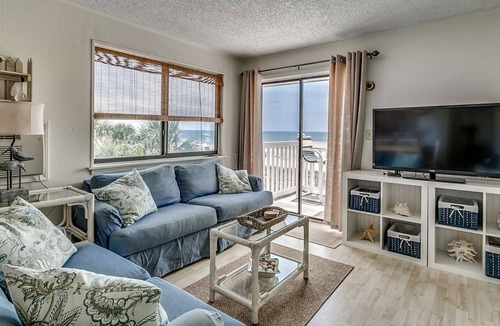 Crescent Beach Condo | Free Tickets to Local Attractions - Adorable Oceanfront Condo, Free WiFI & Parking
