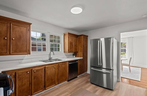 Cayce House | Fully Furnished 3BR Home Midterm & Relocation Housing