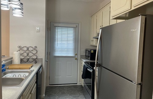 Aiken House | Fully furnished/avail 8/1/longer stays ok/pets ok/fast Wifi/convenient 2 sside