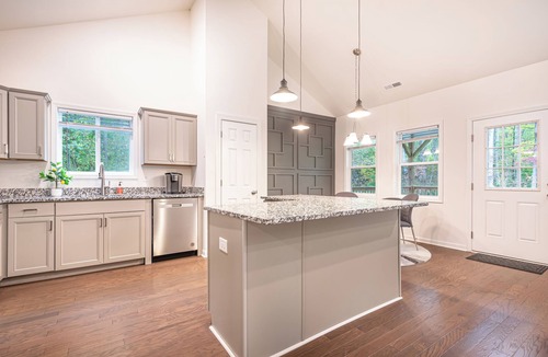 Mount Holly House | Fully Furnished Executive Home 30+ Day Corporate & Relocation Stays