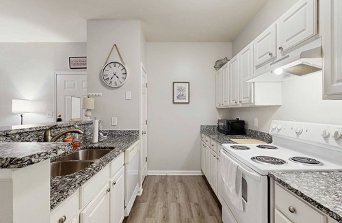 Seaside Farms Condo | Fully-furnished first-floor condo with pool & private washer/dryer- dog-friendly