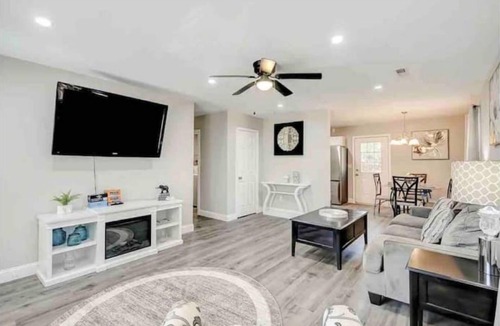 Johns Island House | Furnished Executive Home - Ideal for Travel Nurses & 30-Day+ Stays