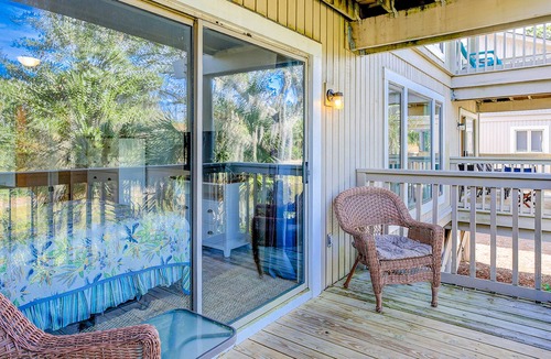 Isle of Palms Villa | Gated all-suite end condo with 2 lagoon-view balconies, pool - walk to beach