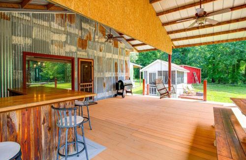 Orangeburg County House | Glamping Cabin on Private Pond w/Deck