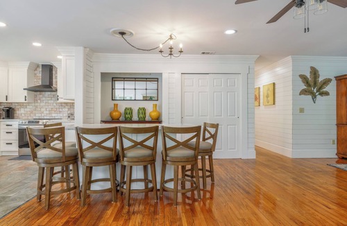 Saint Helena Island House | Golf cart, bikes, PING PONG, corn hole @ Big Kahuna, pets ok, across from beach