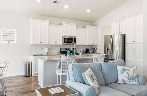 Red Hill House | Golfers Paradise Near Legends Golf and Resort