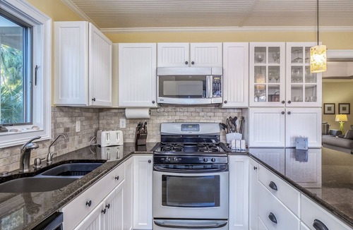 Spinnaker Beachhouses Villa | Gorgeous Spinnaker! Walk to Beach, Club, Pools! 5 Stars! Amenity access included!