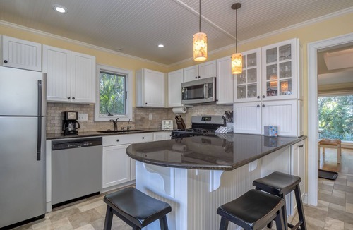 Spinnaker Beachhouses Villa | Gorgeous Spinnaker! Walk to Beach, Club, Pools! 5 Stars! Amenity access included!