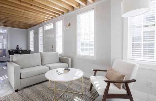 Cannonborough Elliotborough House | Gorgeous Townhouse with a Patio near King st