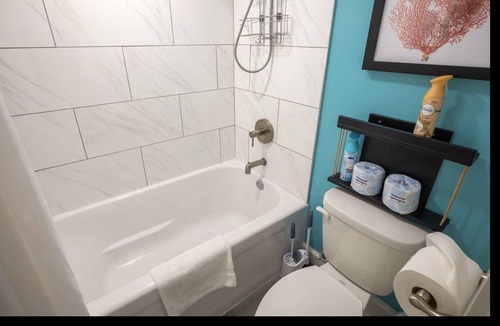 Myrtle Beach Hotel | Grande Cayman Myrtle Beach- Pools, hot tubs and beach! King