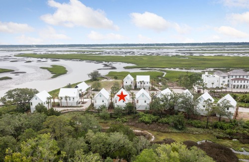 Johns Island House | “Great Heron” (3041 Southerly Way) 2 person creekside bungalow at Kiawah River