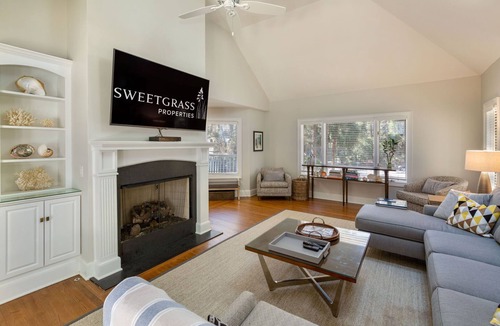 Vanderhorst Plantation House | Great location and outdoor space! Family Beach getaway! Kiawah Island!