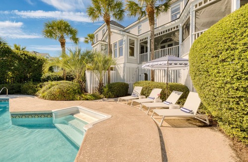Sullivan's Island Villa | Haven by AvantStay | Luxury Beachfront Home w/Pool & Gorgeous Patios
