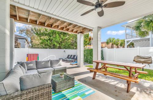 Garden City House | HeatedPoolOasis, 2MinsWalkToBeach, BeachGear