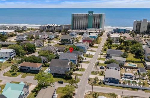 Garden City House | HeatedPoolOasis, 2MinsWalkToBeach, BeachGear