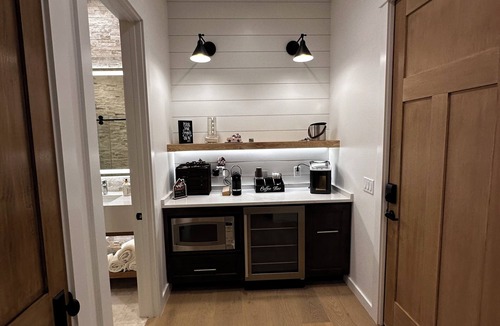 Walterboro House | Heron Cottage Suite 3715-A- part of the Eden at Gracefield Event Venue