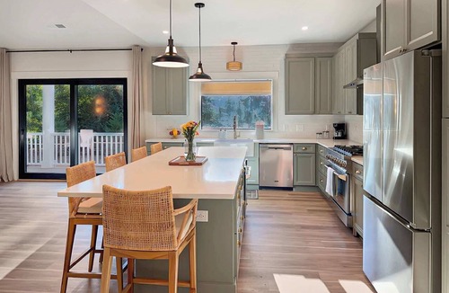 Charleston House | High-End New Build | Folly & DT w/Hot Tub
