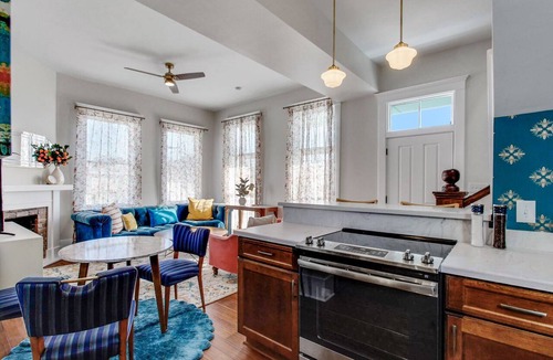 Metropolitan Apartment | High Style, Fun Decor, Awesome Location! 117D by Forsyth Park