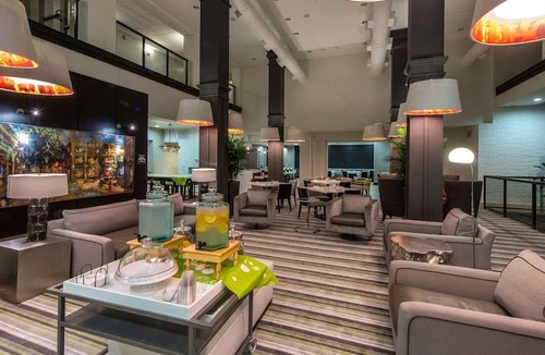 Downtown Charleston Hotel | Hilton Garden Inn Charleston Waterfront/Downtown
