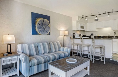 North Forest Beach Resort | Hilton Head Escape | Pool, Tennis, Pickleball & Easy Walk to Coligny Beach