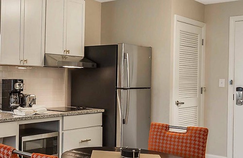 Cannonborough Elliotborough Hotel | Hilton Vacation Club King 583 Charleston