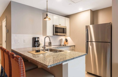 Cannonborough Elliotborough Hotel | Hilton Vacation Club King 583 Charleston